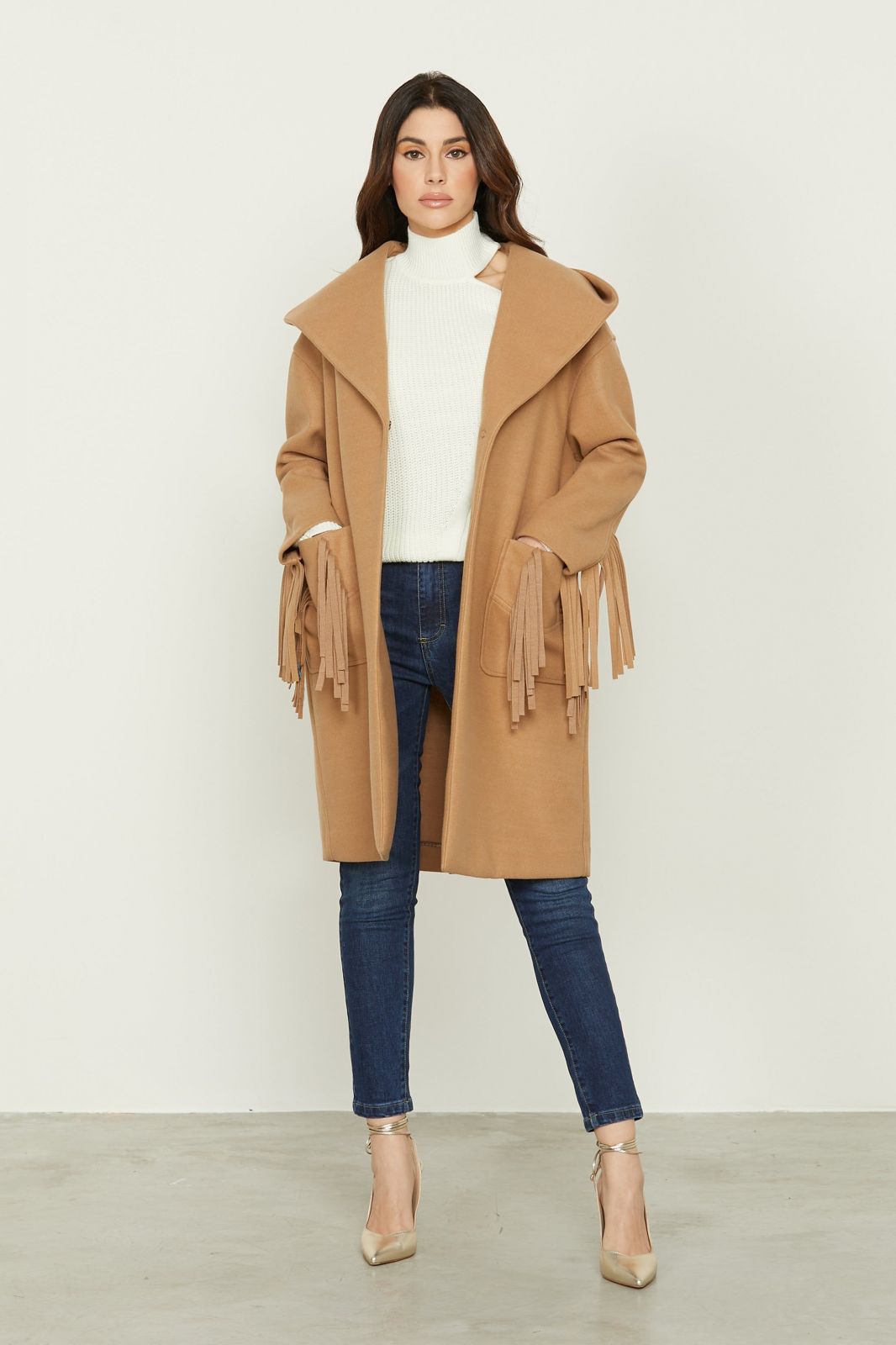 cappotto-con-frange-526ufs-1.jpg