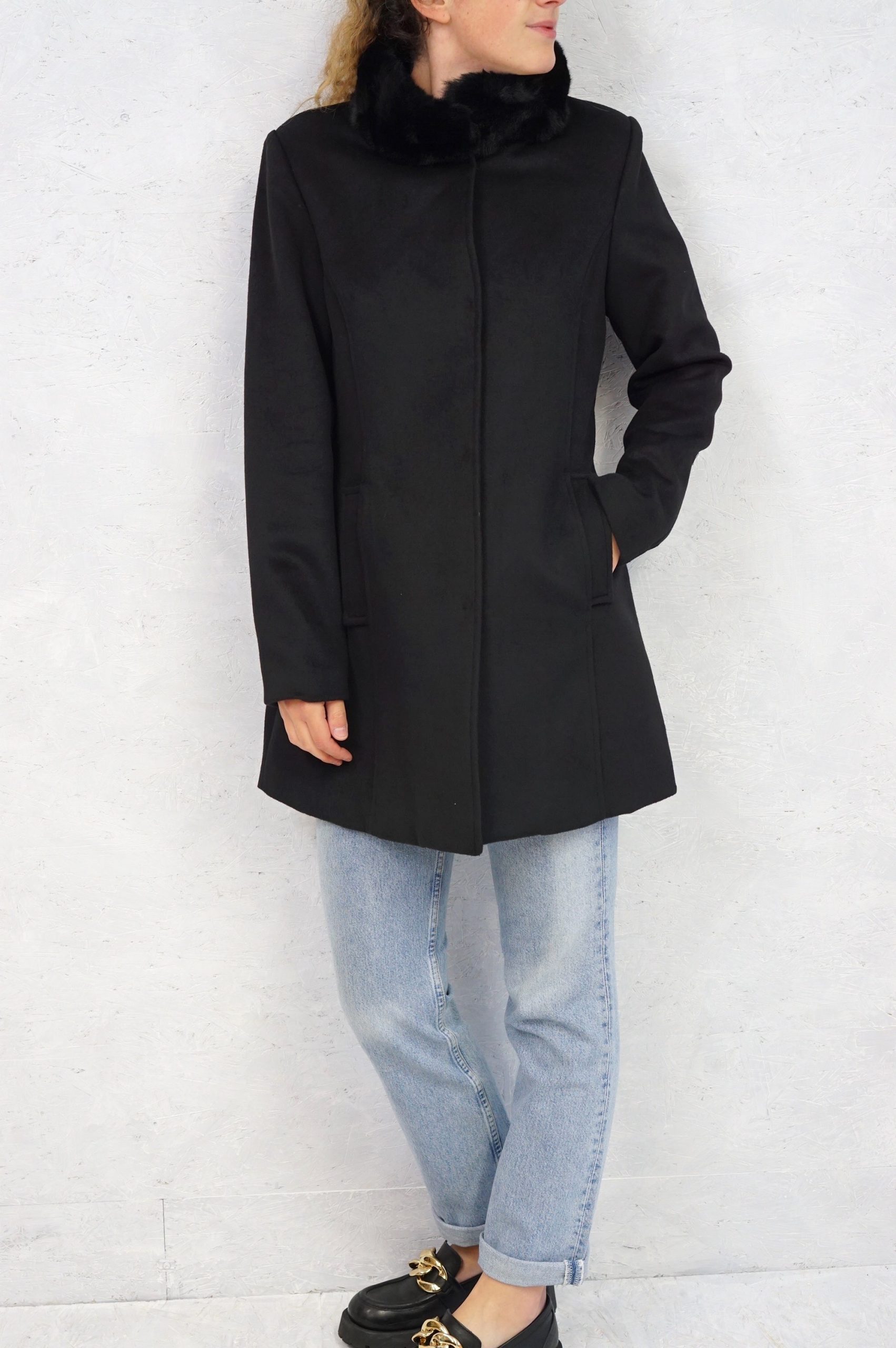 cappotto-corto-donna-nero-342spj-1.jpg