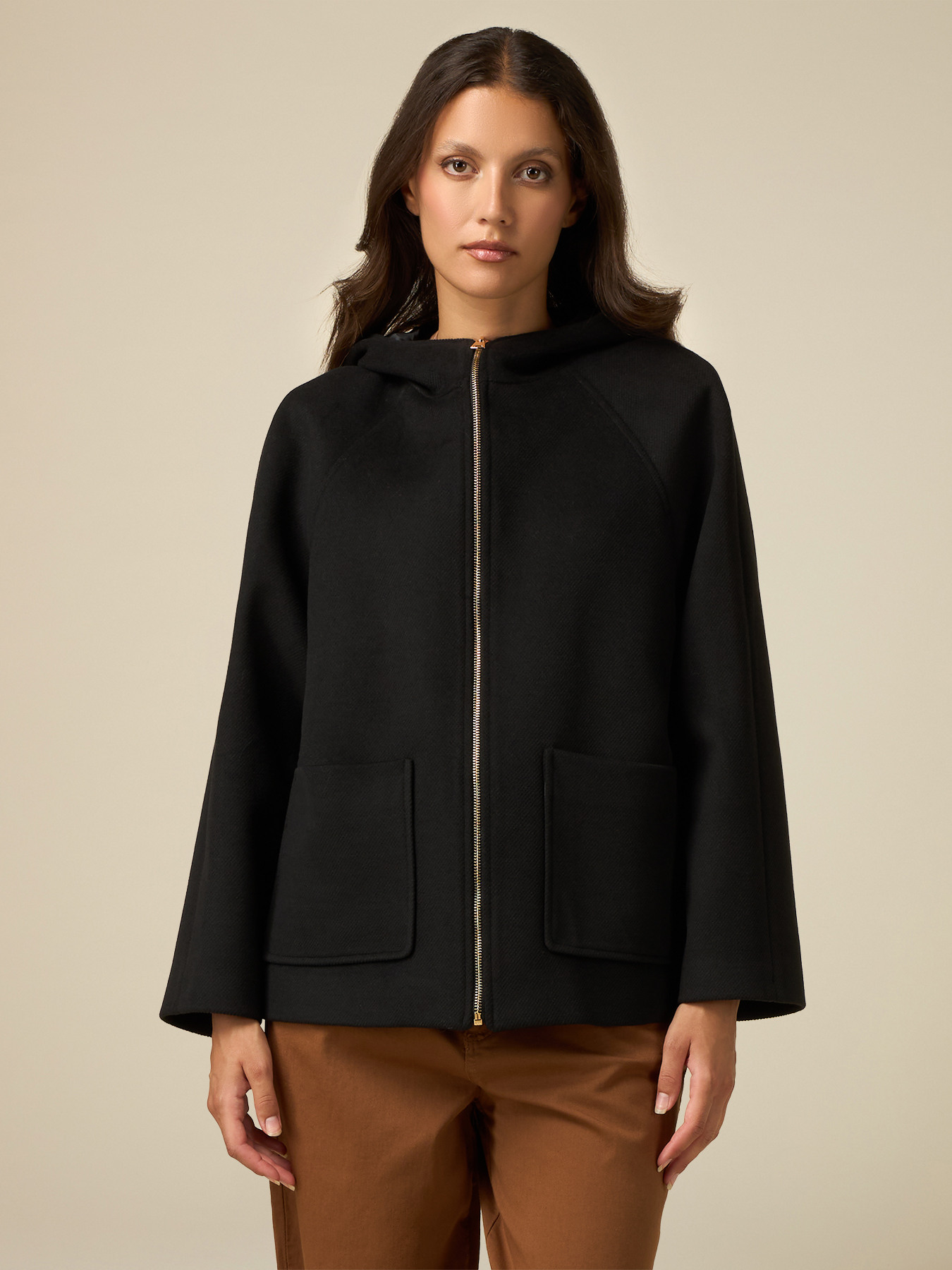cappotto-donna-nero-corto-192vuy-1.jpg