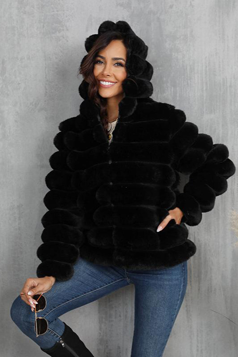 cappotto-donna-nero-corto-762dcw-1.jpg