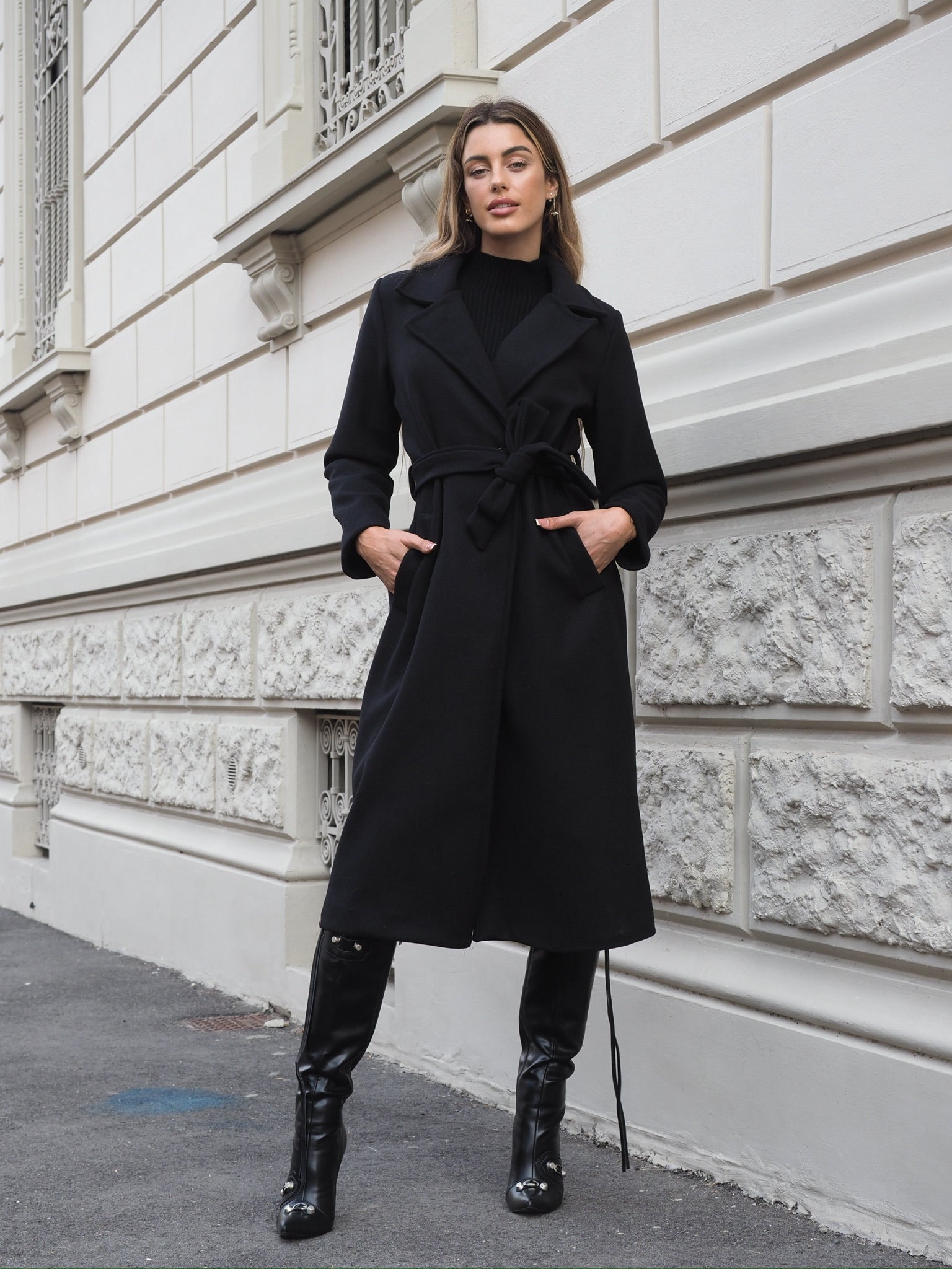 cappotto-nero-con-cintura-244olm-1.jpg