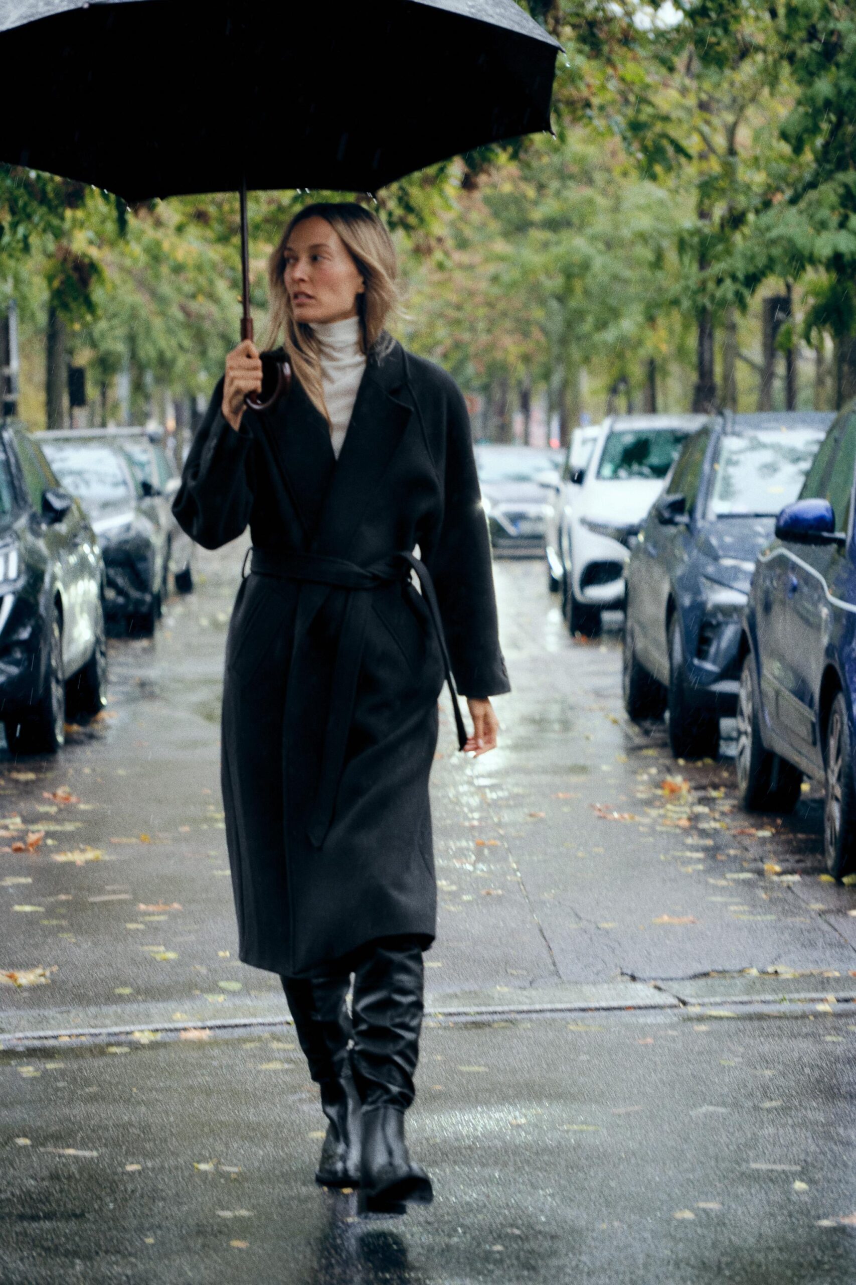 cappotto-nero-con-cintura-332kwm-1.jpg